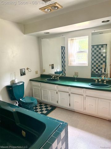 2595 Evergreen Lane, Port Huron, MI 48060