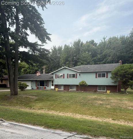 2595 Evergreen Lane, Port Huron, MI 48060