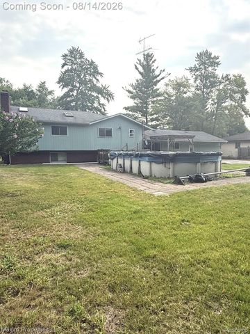 2595 Evergreen Lane, Port Huron, MI 48060