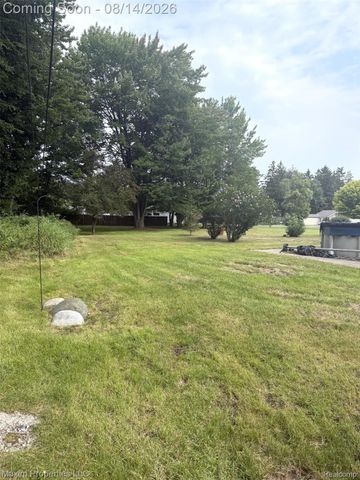 2595 Evergreen Lane, Port Huron, MI 48060