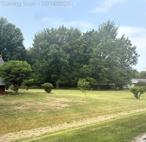2595 Evergreen Lane, Port Huron, MI 48060