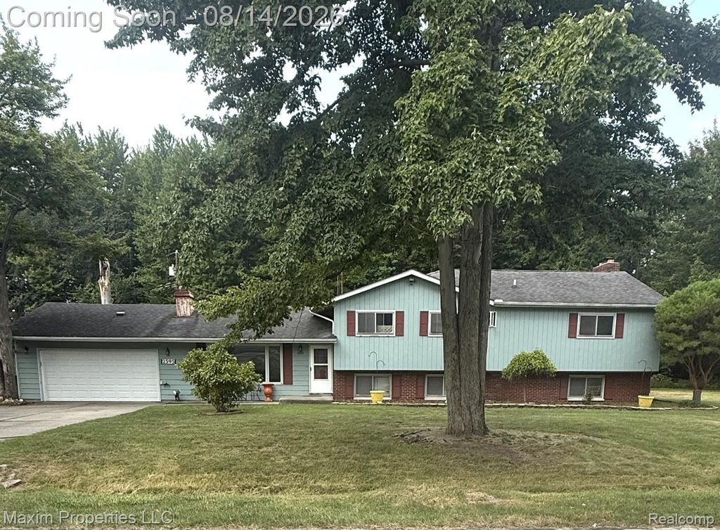 2595 Evergreen Lane, Port Huron, MI 48060