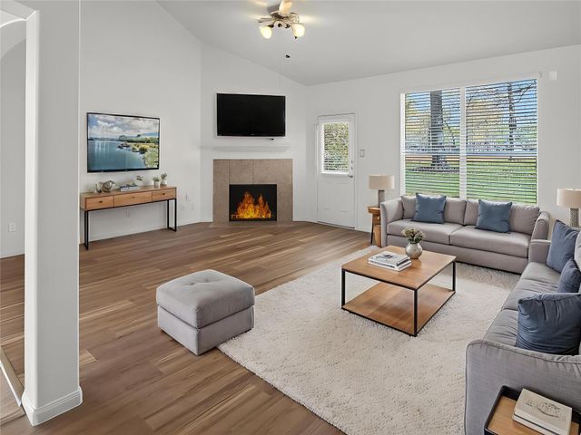 80 La Costa Drive, Montgomery, TX 77356