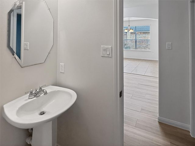 80 La Costa Drive, Montgomery, TX 77356