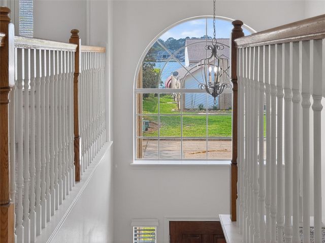 80 La Costa Drive, Montgomery, TX 77356