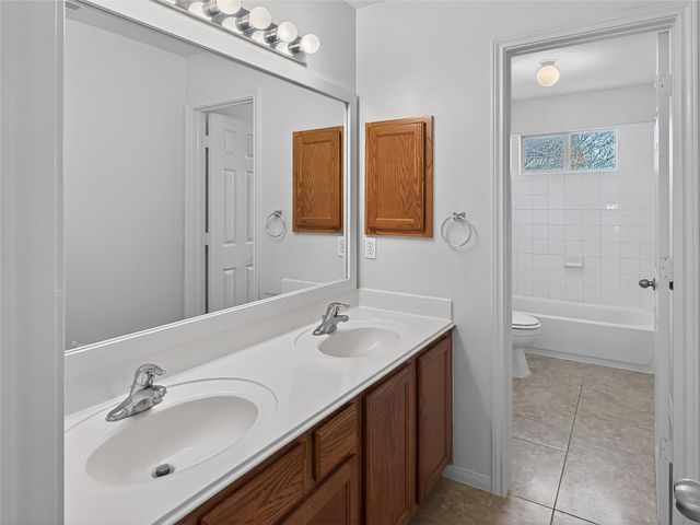 80 La Costa Drive, Montgomery, TX 77356