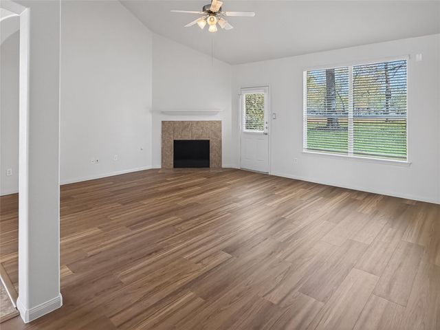 80 La Costa Drive, Montgomery, TX 77356