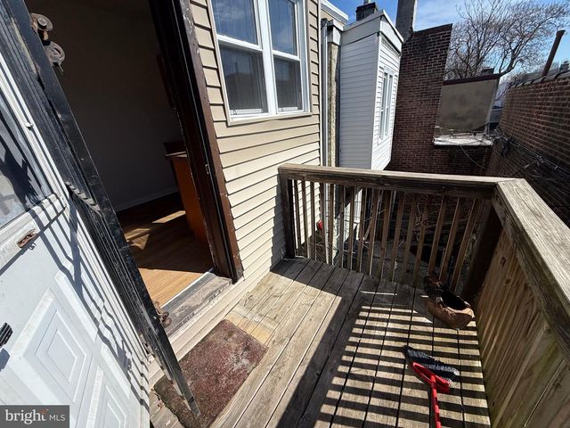 5052 WAYNE AVE, Philadelphia, PA 19144