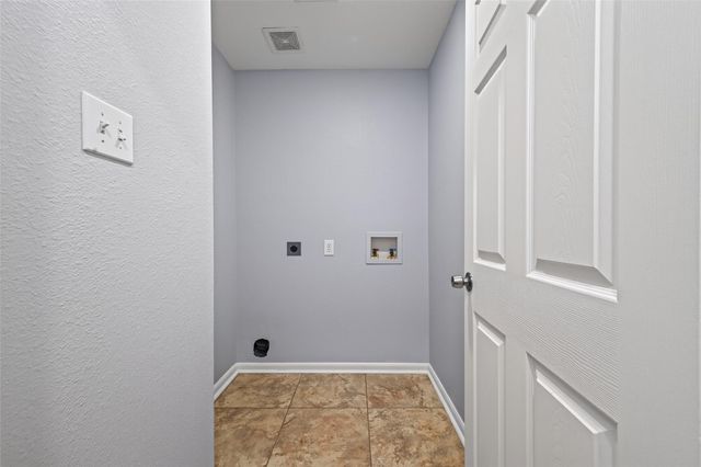 14089 Broken Arrow Drive, Willis, TX 77378