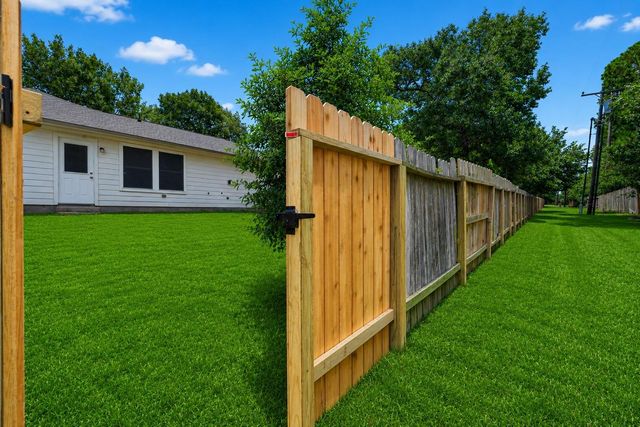 14089 Broken Arrow Drive, Willis, TX 77378