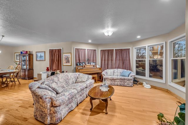 8244 County Road 8040, West Plains, MO 65775