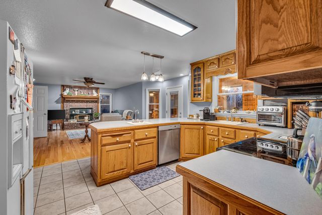 8244 County Road 8040, West Plains, MO 65775
