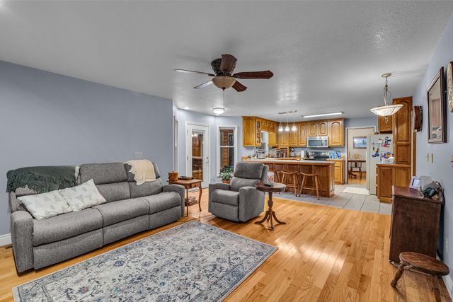 8244 County Road 8040, West Plains, MO 65775