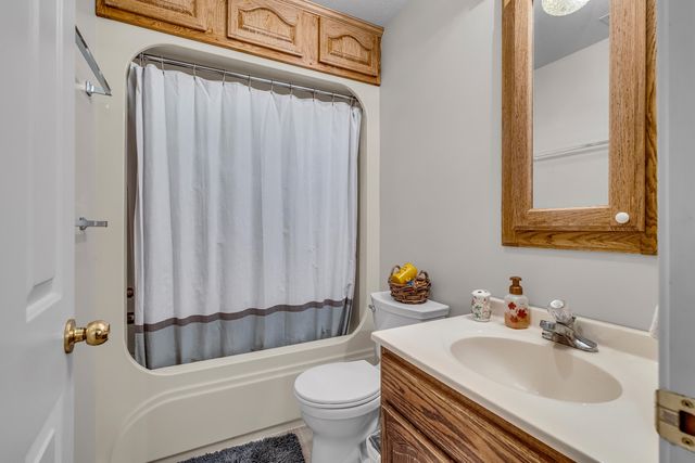 8244 County Road 8040, West Plains, MO 65775