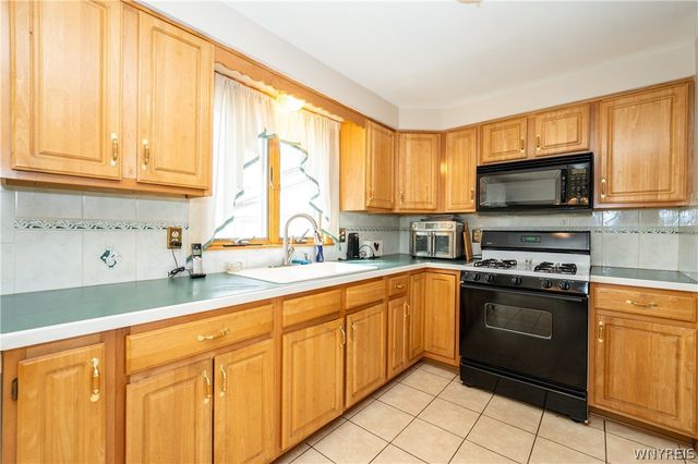 77 Patricia Drive, West Seneca, NY 14224