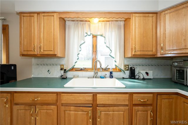 77 Patricia Drive, West Seneca, NY 14224