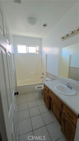 9909 Mona Lisa Ln, Bakersfield, CA 93312