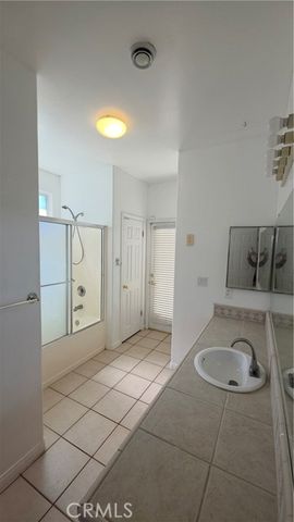 9909 Mona Lisa Ln, Bakersfield, CA 93312