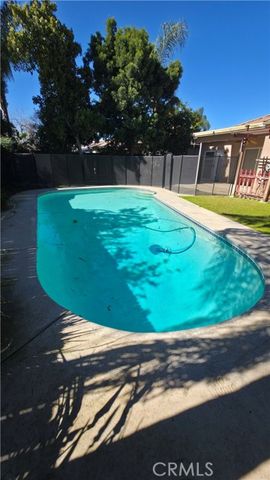 9909 Mona Lisa Ln, Bakersfield, CA 93312