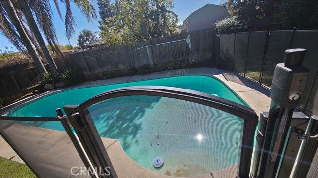 9909 Mona Lisa Ln, Bakersfield, CA 93312