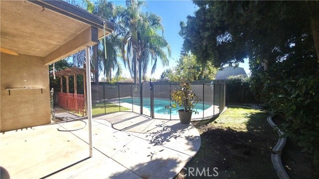 9909 Mona Lisa Ln, Bakersfield, CA 93312