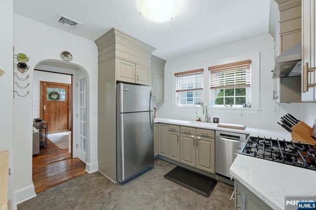 50 Payne Avenue, Midland Park, NJ 07432