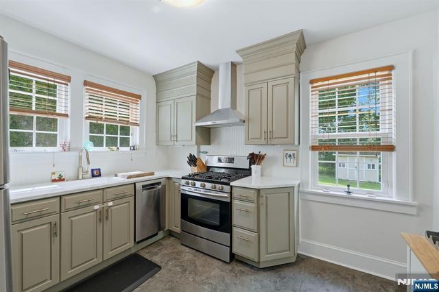 50 Payne Avenue, Midland Park, NJ 07432