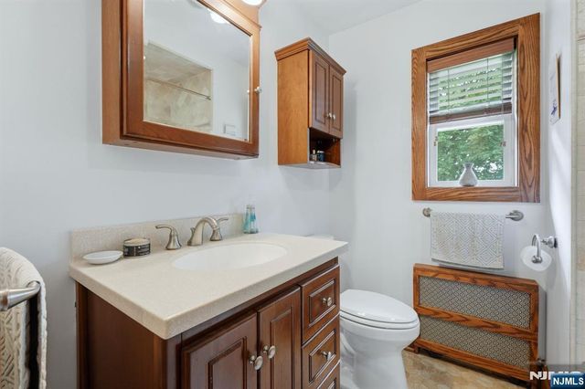 50 Payne Avenue, Midland Park, NJ 07432