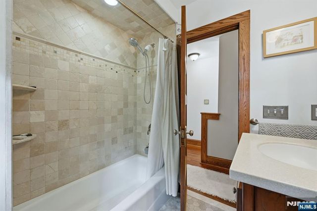 50 Payne Avenue, Midland Park, NJ 07432