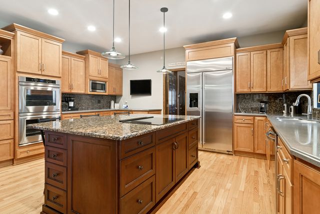 1515 Galloway Drive, Inverness, IL 60010