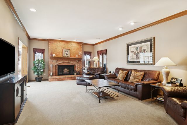 1515 Galloway Drive, Inverness, IL 60010