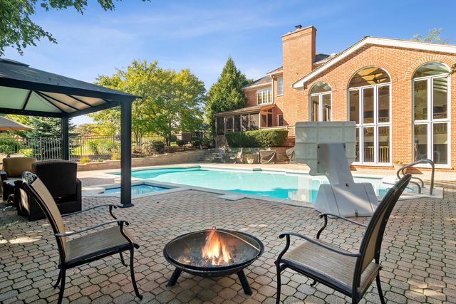 1515 Galloway Drive, Inverness, IL 60010