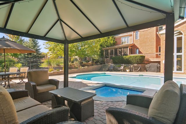 1515 Galloway Drive, Inverness, IL 60010