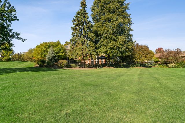 1515 Galloway Drive, Inverness, IL 60010