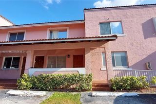 8037 Lake Dr 102, Doral, FL 33166