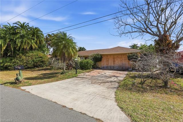 2204 Channel WAY, North Fort Myers, FL 33917