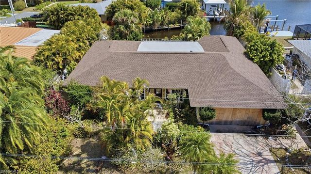 2204 Channel WAY, North Fort Myers, FL 33917