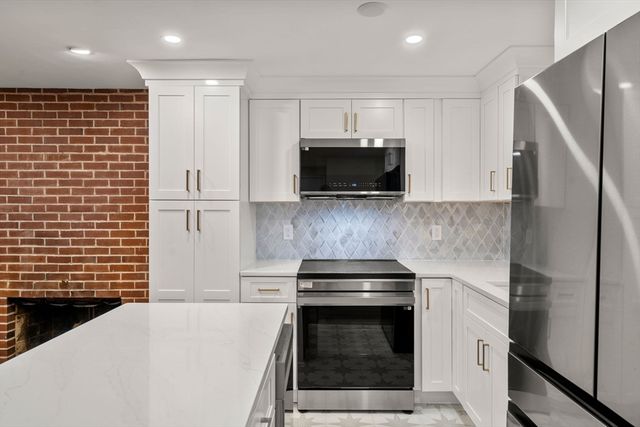 3 Devens Street 2, Boston, MA 02129