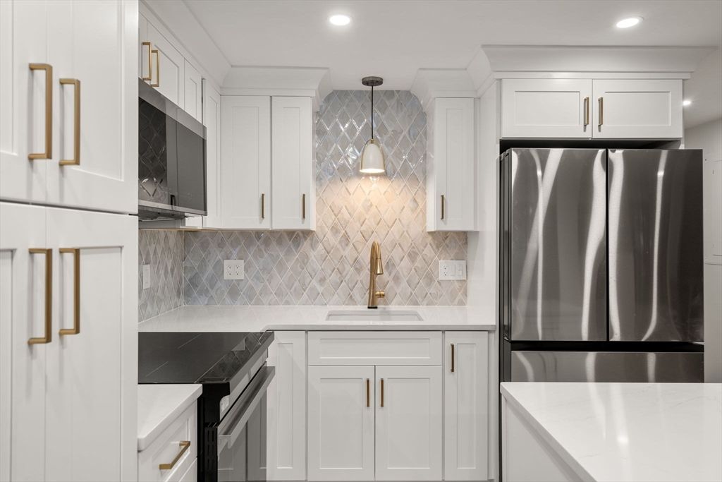 3 Devens Street 2, Boston, MA 02129