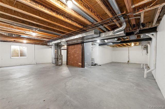 12922 Heritage, Warren, MI 48089