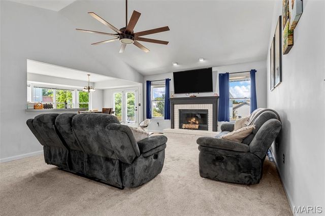 147 Black Lantern Trail, St Peters, MO 63376