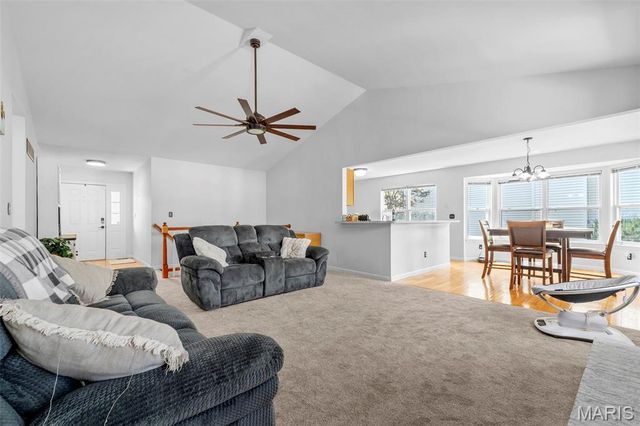 147 Black Lantern Trail, St Peters, MO 63376