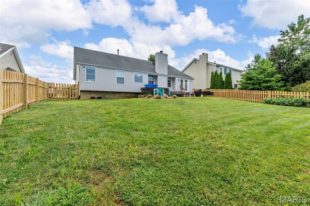 147 Black Lantern Trail, St Peters, MO 63376