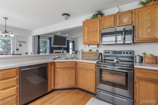 147 Black Lantern Trail, St Peters, MO 63376