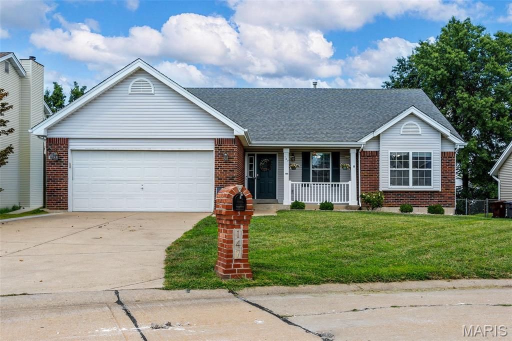147 Black Lantern Trail, St Peters, MO 63376