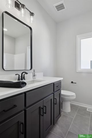 5504 N 212th Avenue, Elkhorn, NE 68022