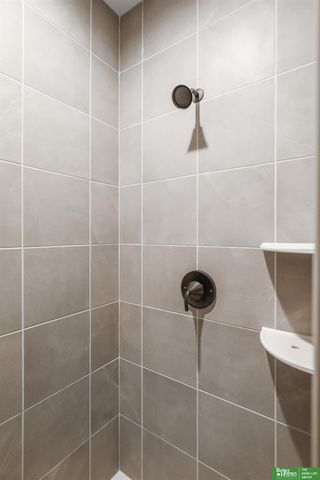 5504 N 212th Avenue, Elkhorn, NE 68022