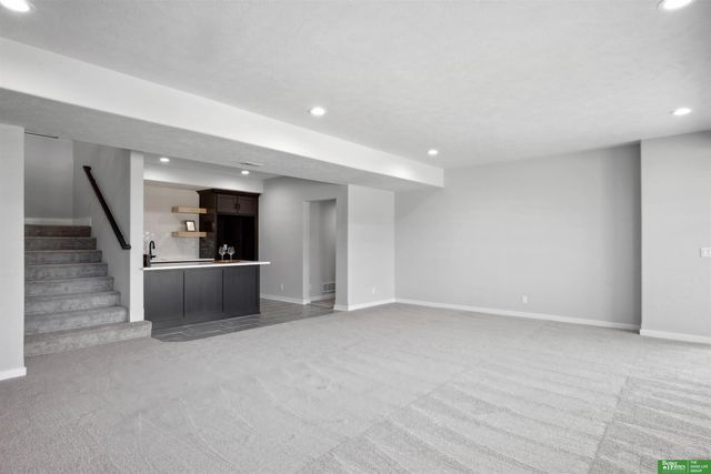 5504 N 212th Avenue, Elkhorn, NE 68022