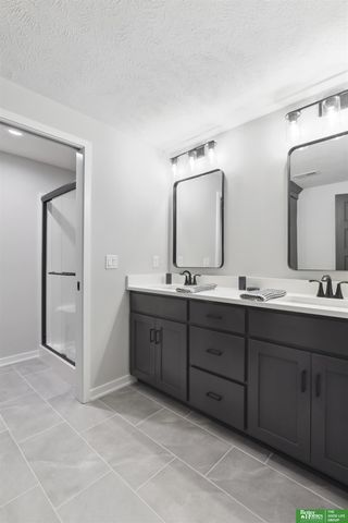 5504 N 212th Avenue, Elkhorn, NE 68022