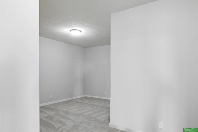 5504 N 212th Avenue, Elkhorn, NE 68022